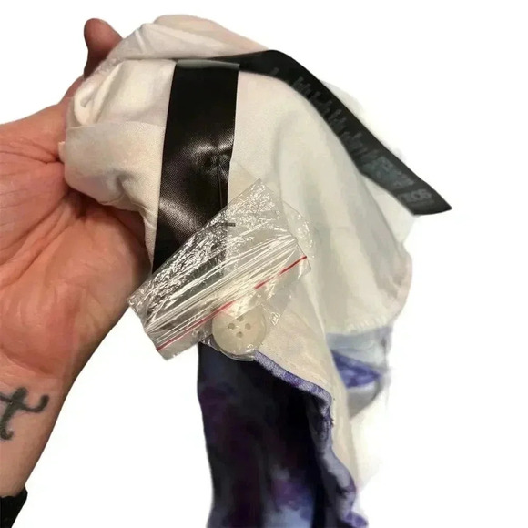 ASOS Women's Purple Floral Print Chino Shorts Size 34" Waist Casual Lightweight​ - Picture 4 of 5